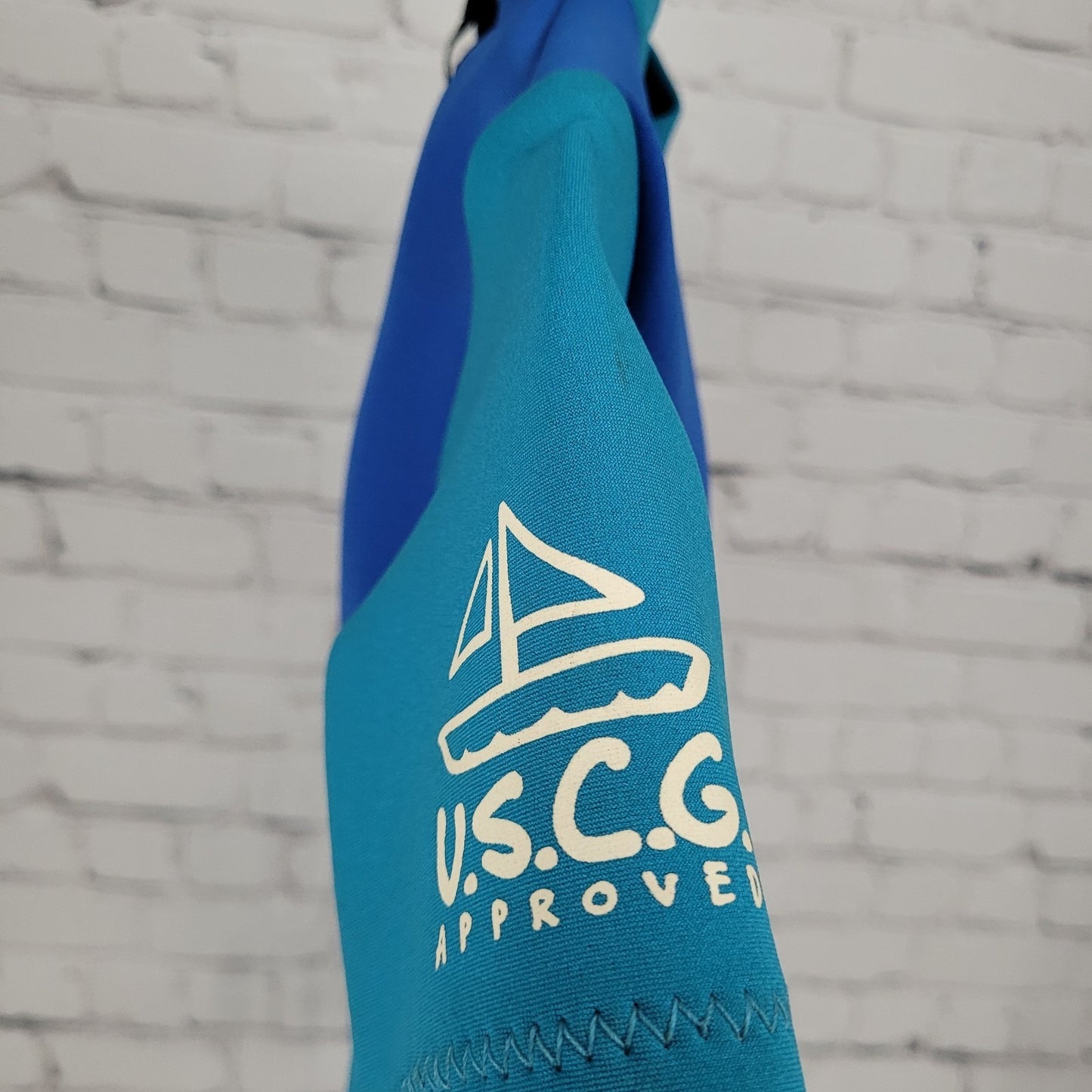Body Glove Blue Type V Wetsuit Flotation Aid USCG 50+ UVA Kids Medium M 40-50lbs