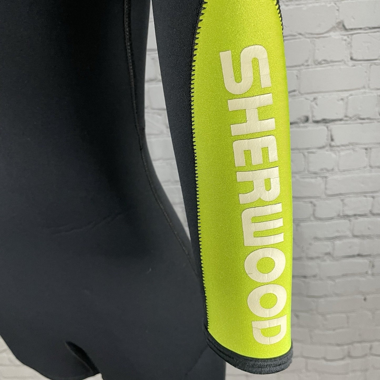 Sherwood Black 7mm Full Front Zip Long Sleeve Shorty Diving Wetsuit Size 14