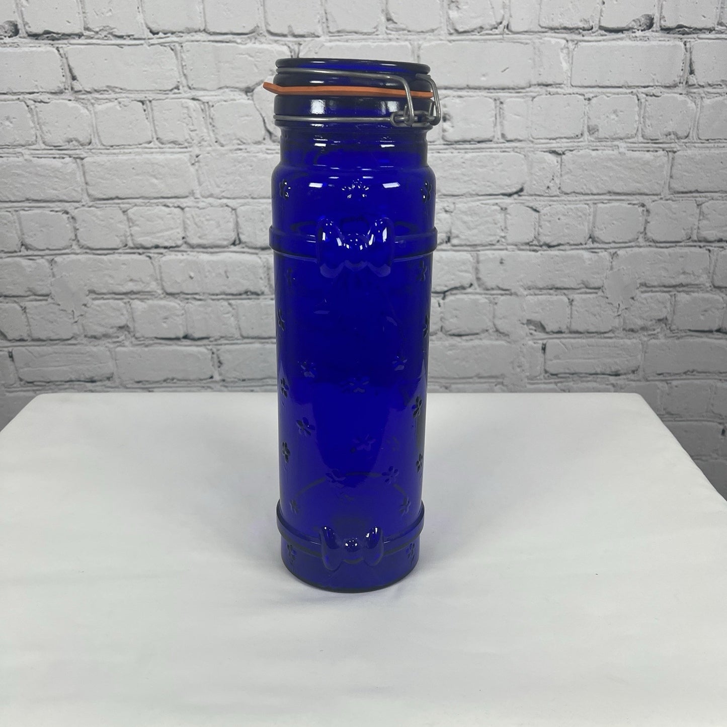VTG Crownford Giftware Blue Glass Bow Floral Pasta Jar Italy Latch Seal 1985
