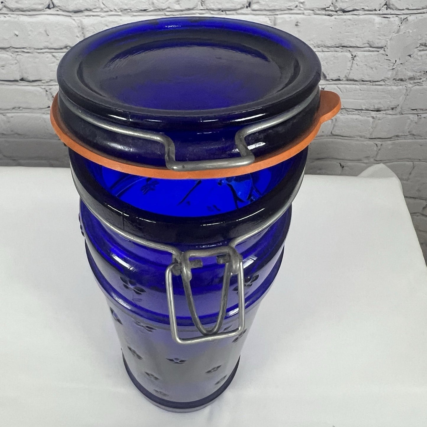 VTG Crownford Giftware Blue Glass Bow Floral Pasta Jar Italy Latch Seal 1985