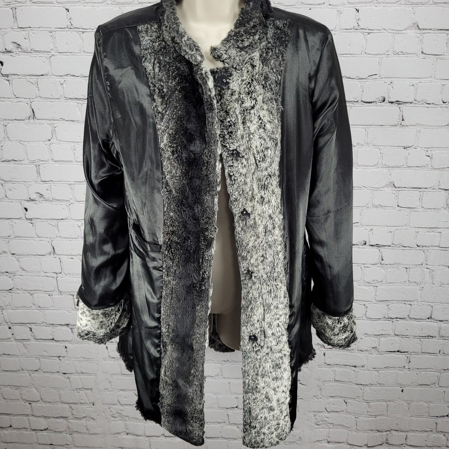Stevie Mac New York Grey Faux Fur Sequin Pockets Snap Lined Over Coat Size 10