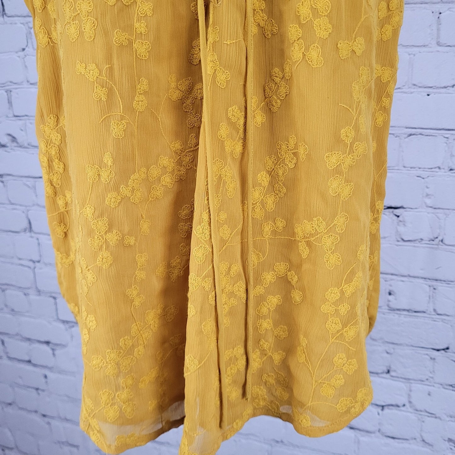 Maeve Anthropologie Gold Floral Embroidered Lace Up Sleeveless Blouse Top Size 4