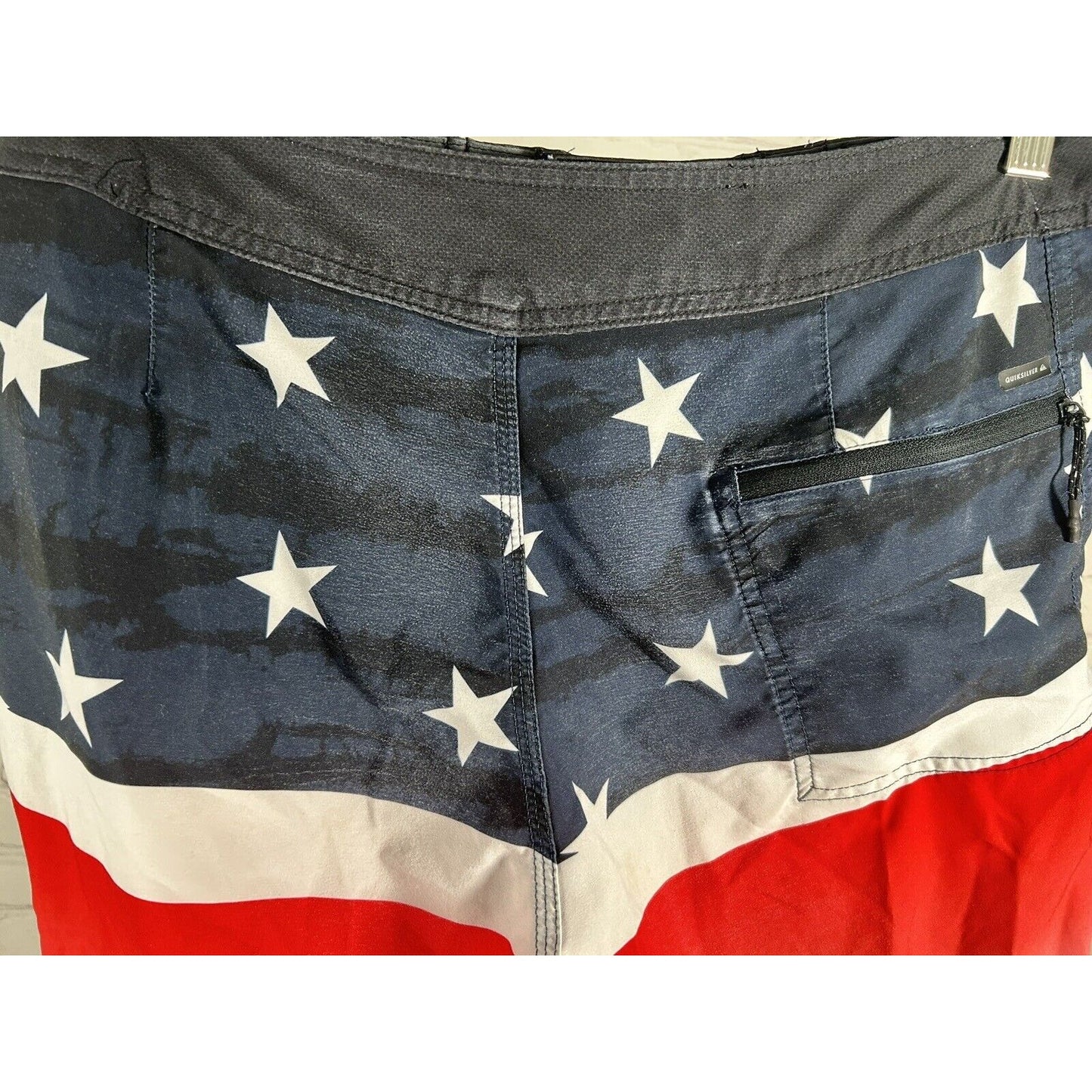 Quicksilver High Line 4 Way Stretch Swim Trunks Red White Blue Mens 30 (30x9.5)