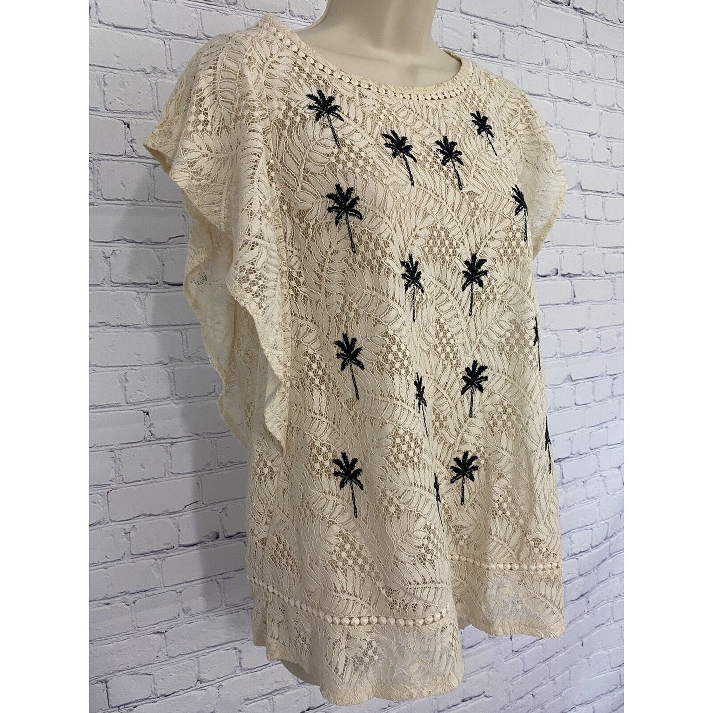 LC Lauren Conrad Lace Palm Leaf Print Flutter Sleeve Blouse Size M Medium