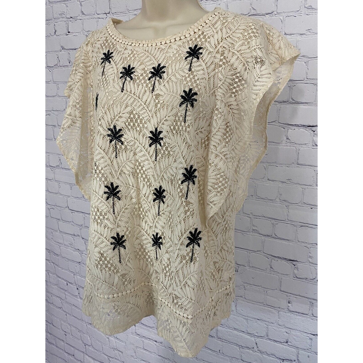 LC Lauren Conrad Lace Palm Leaf Print Flutter Sleeve Blouse Size M Medium