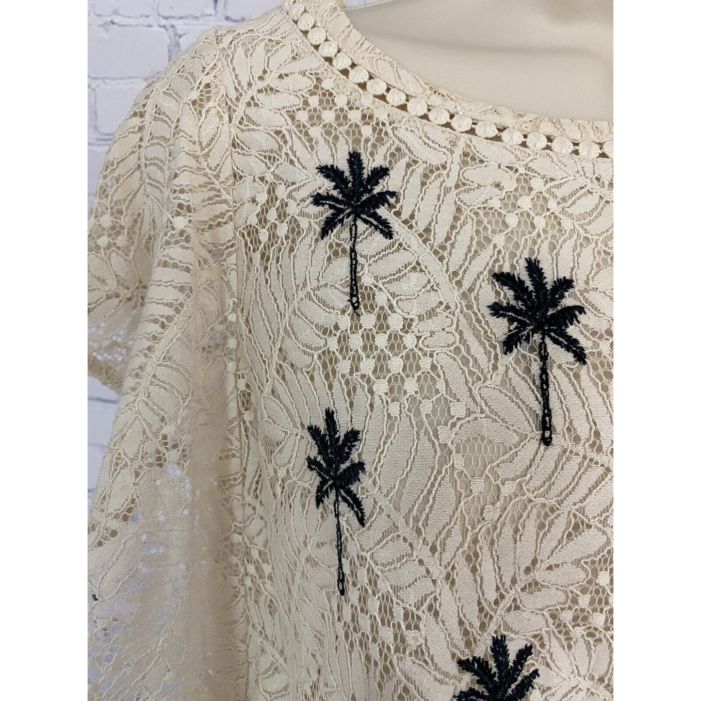 LC Lauren Conrad Lace Palm Leaf Print Flutter Sleeve Blouse Size M Medium