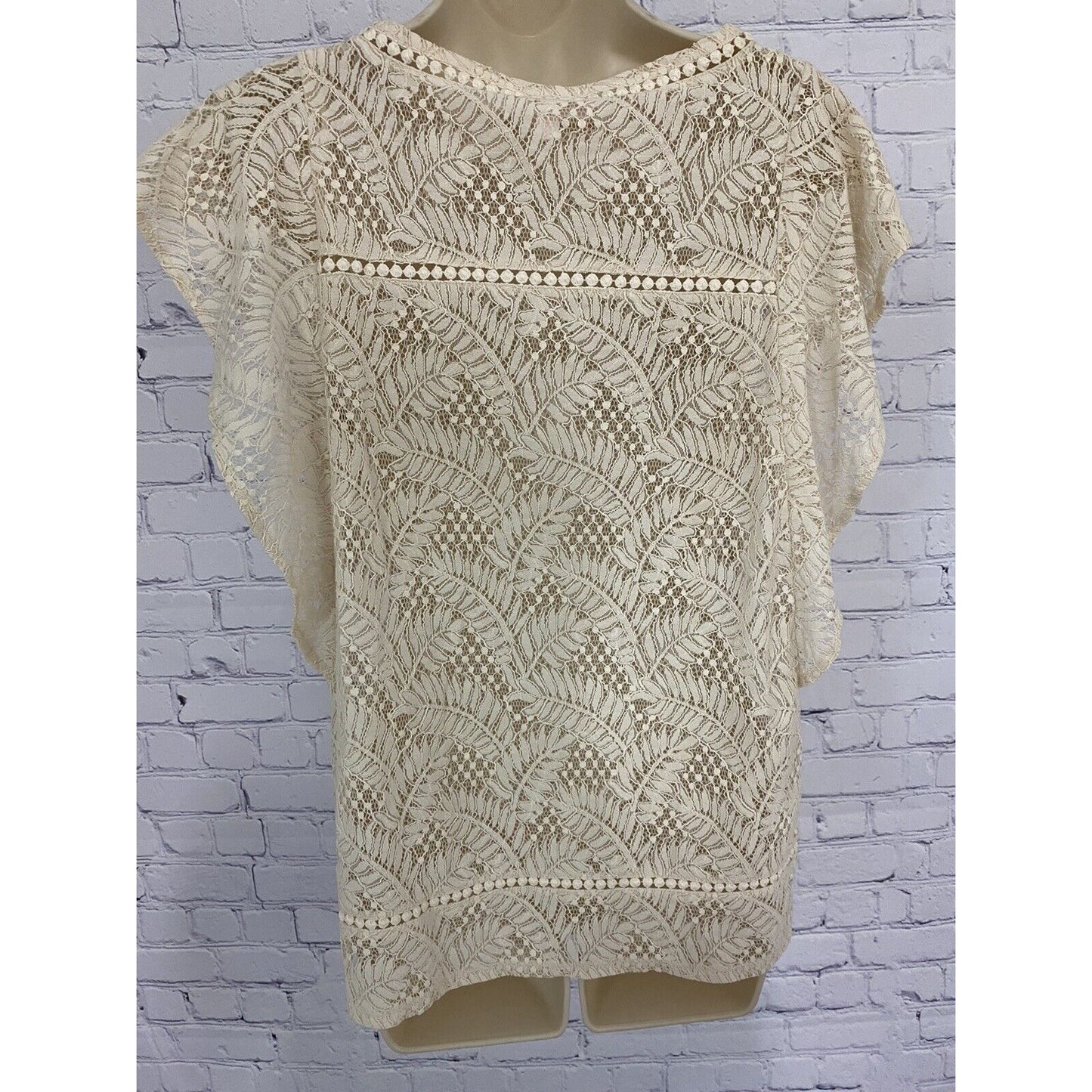 LC Lauren Conrad Lace Palm Leaf Print Flutter Sleeve Blouse Size M Medium
