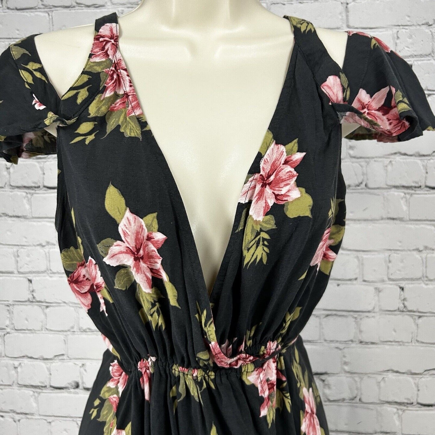 Oneill Grey Floral Short Flare Strap Adjustable Waist Wrap Dress Size Medium M