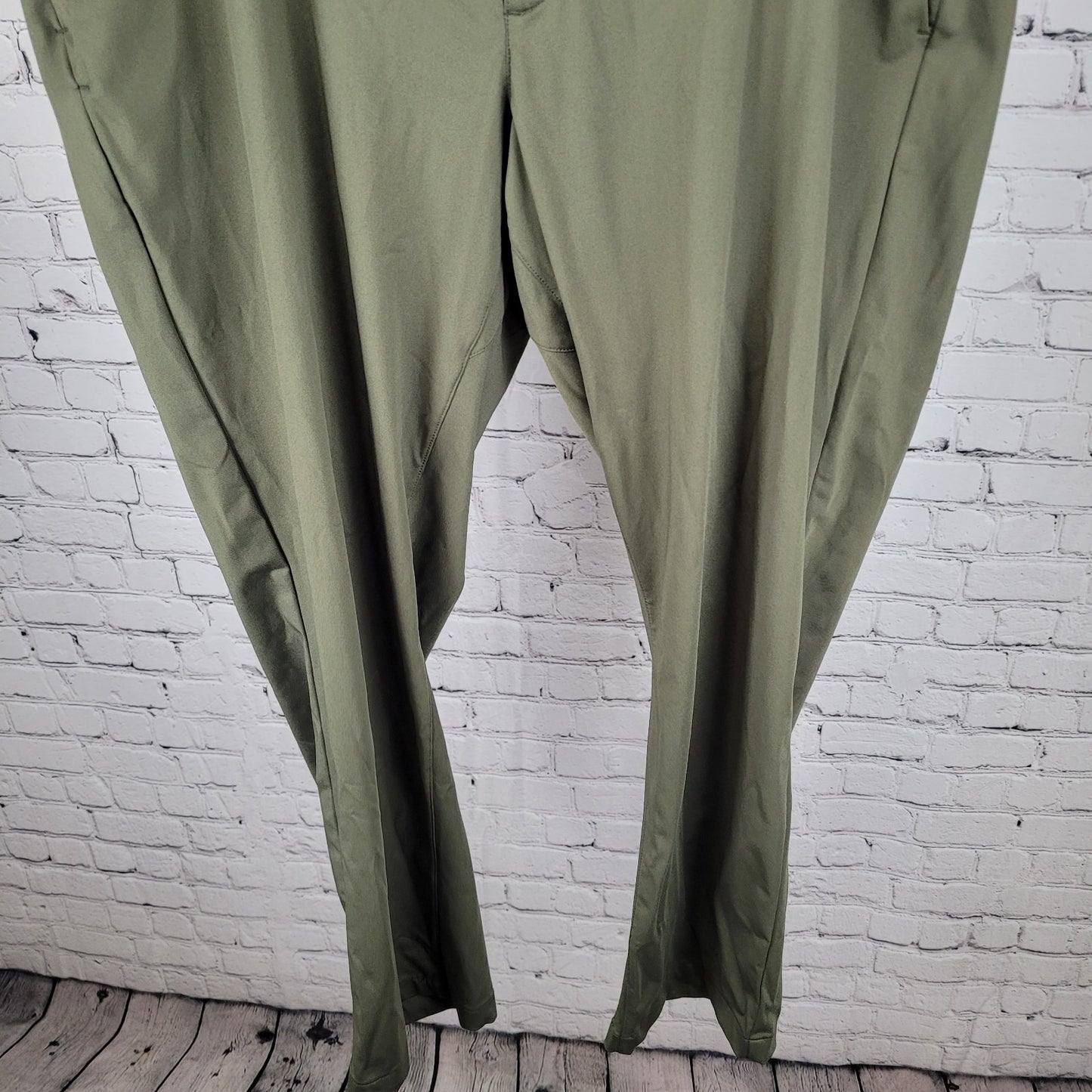 Lands' End Green Stretch Straight Leg Zip Pockets Pants Size 48T (48x31.5)