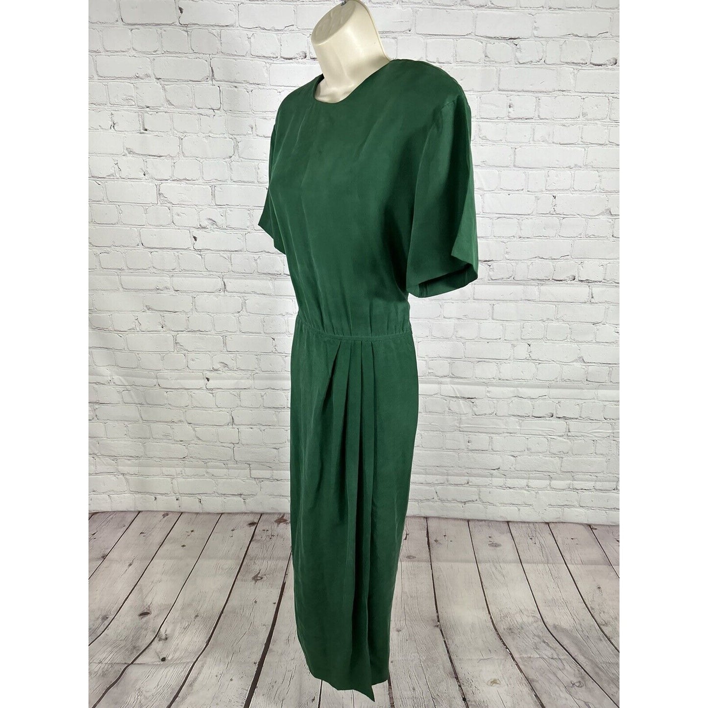 VTG Papell Too 100% Silk Green Short Sleeve Shoulder Pad Back Buttons Dress 12