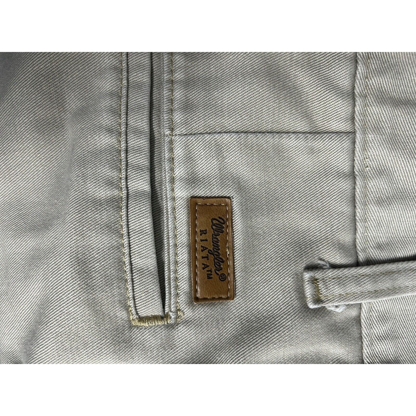 Wrangler Riata Light Tan Straight Leg 100% Cotton Khaki Pants Size 32x32- 95KH
