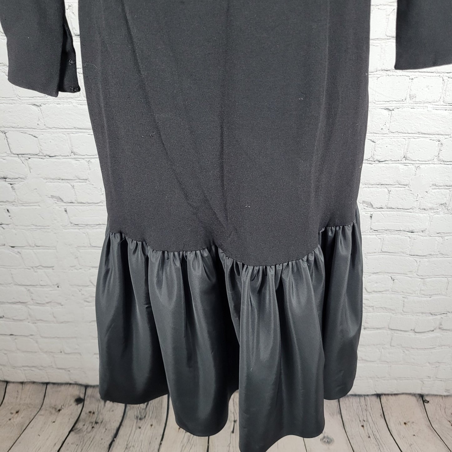 VTG Robert Courtney Black Long Sleeve Ruched Lined Back Zip Midi Dress Size XS