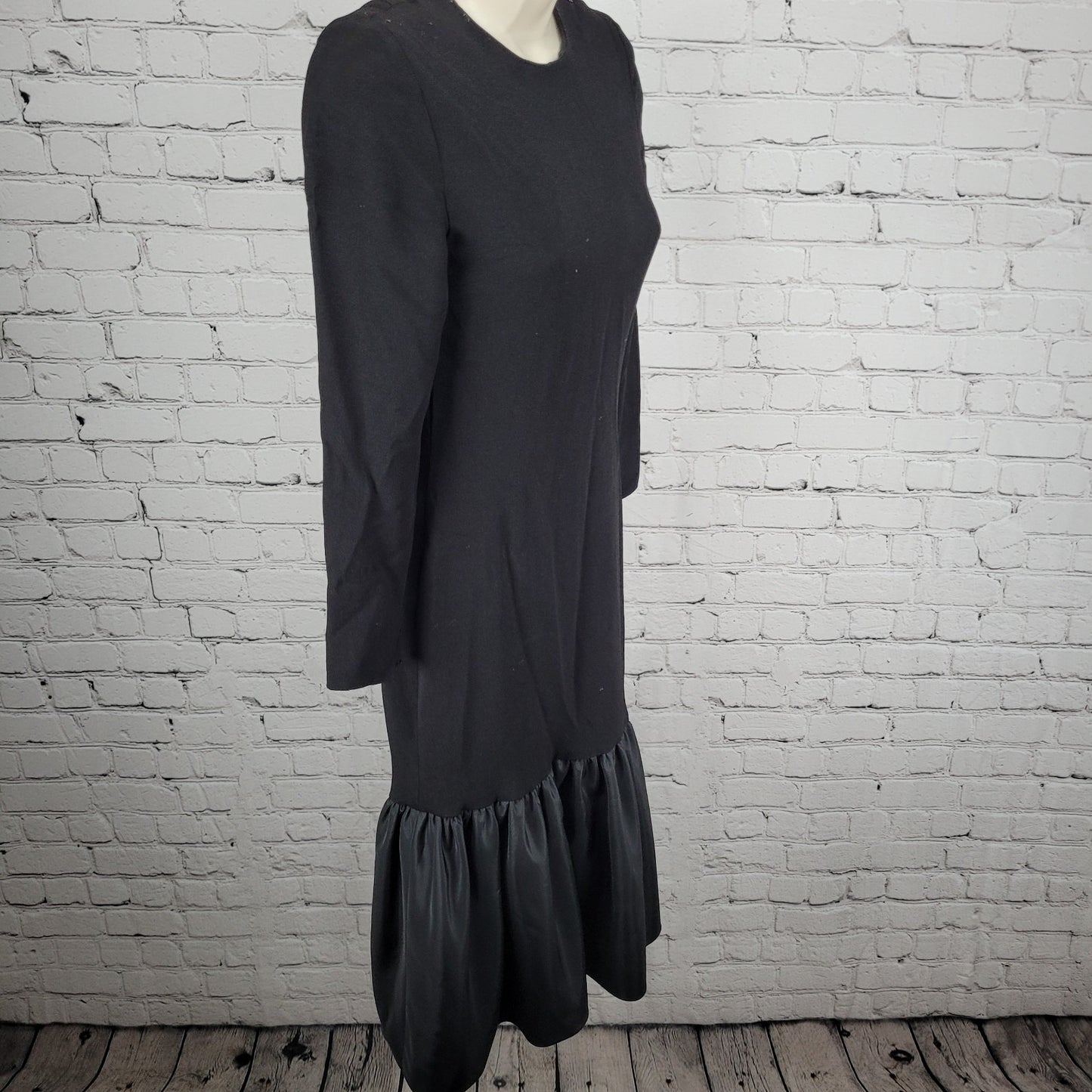VTG Robert Courtney Black Long Sleeve Ruched Lined Back Zip Midi Dress Size XS