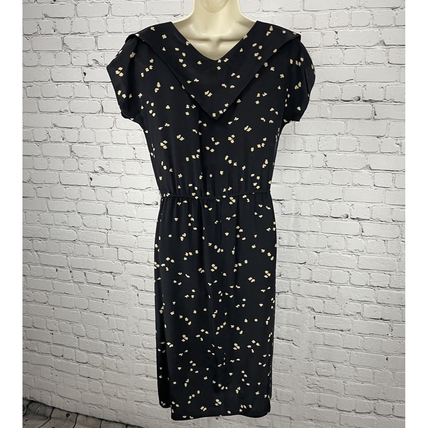 Maggy London Black 100% Silk Lightweight Short Sleeve Unlined Midi Dress Size 6