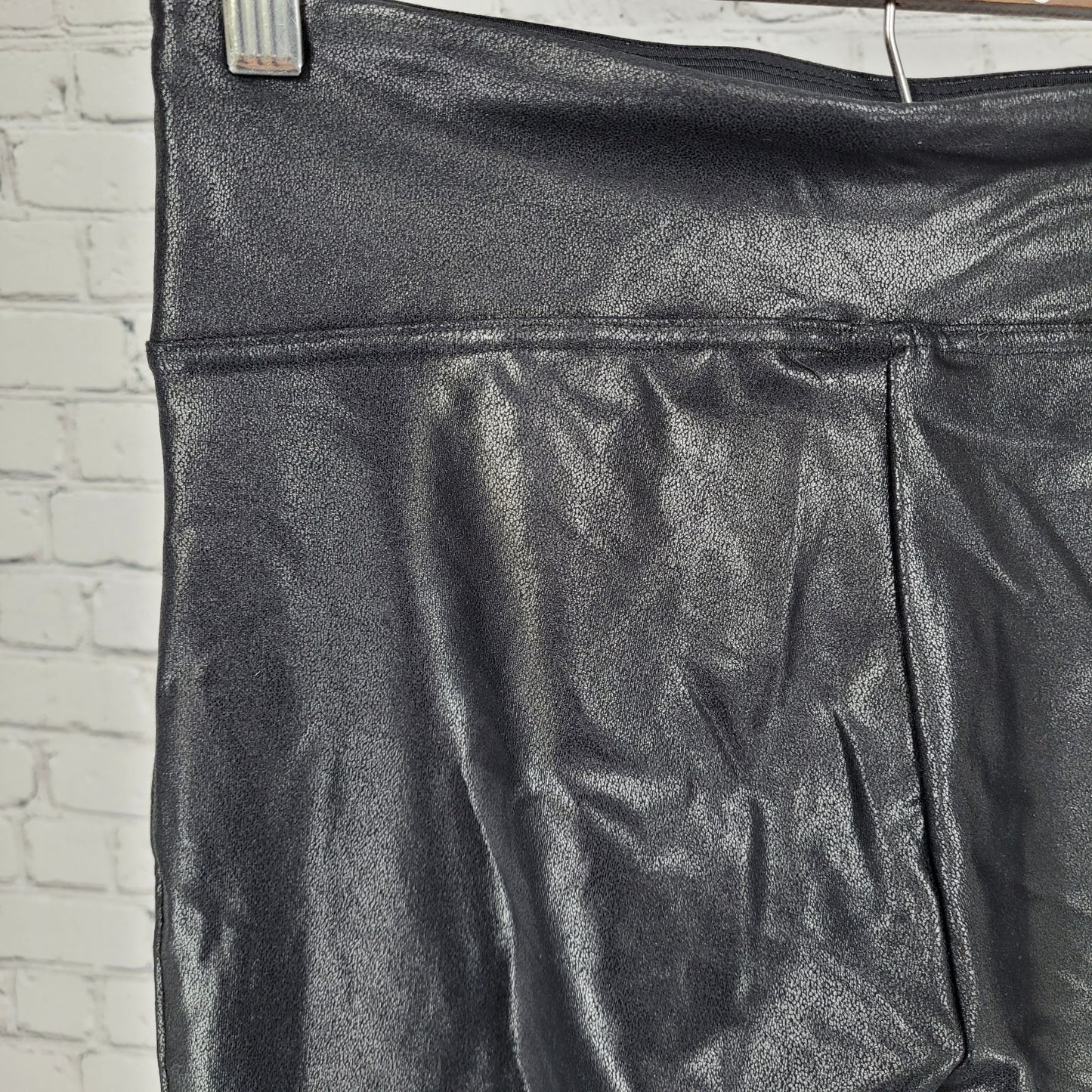 NWT Retro Gong Black Shiny Mid Rise Athleisure Leggings Size Large L (28x27)