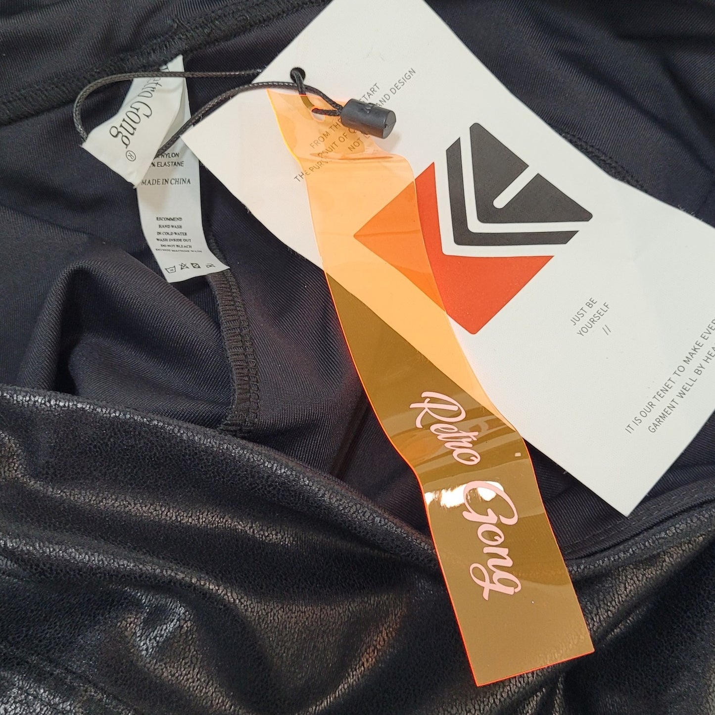 NWT Retro Gong Black Shiny Mid Rise Athleisure Leggings Size Large L (28x27)