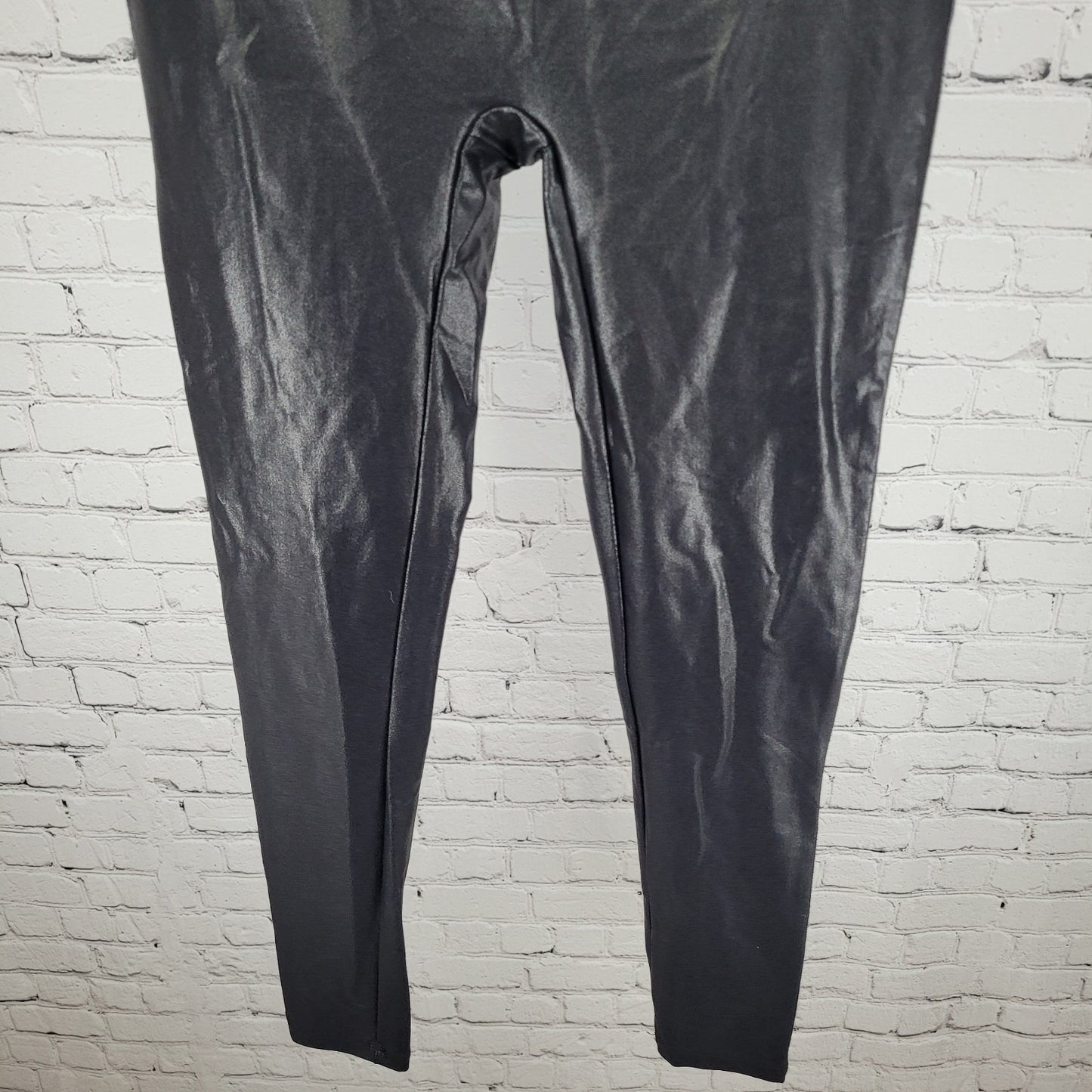 NWT Retro Gong Black Shiny Mid Rise Athleisure Leggings Size Large L (28x27)