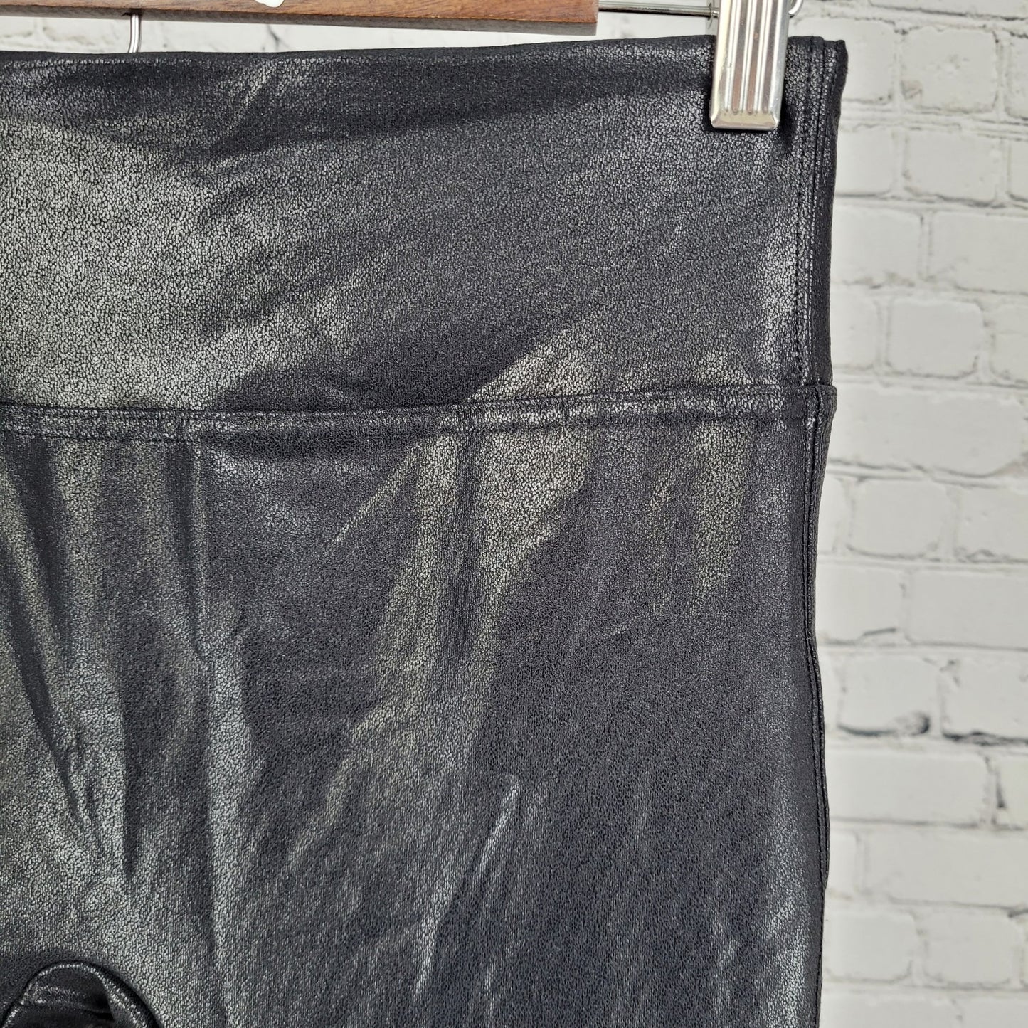 NWT Retro Gong Black Shiny Mid Rise Athleisure Leggings Size Large L (28x27)