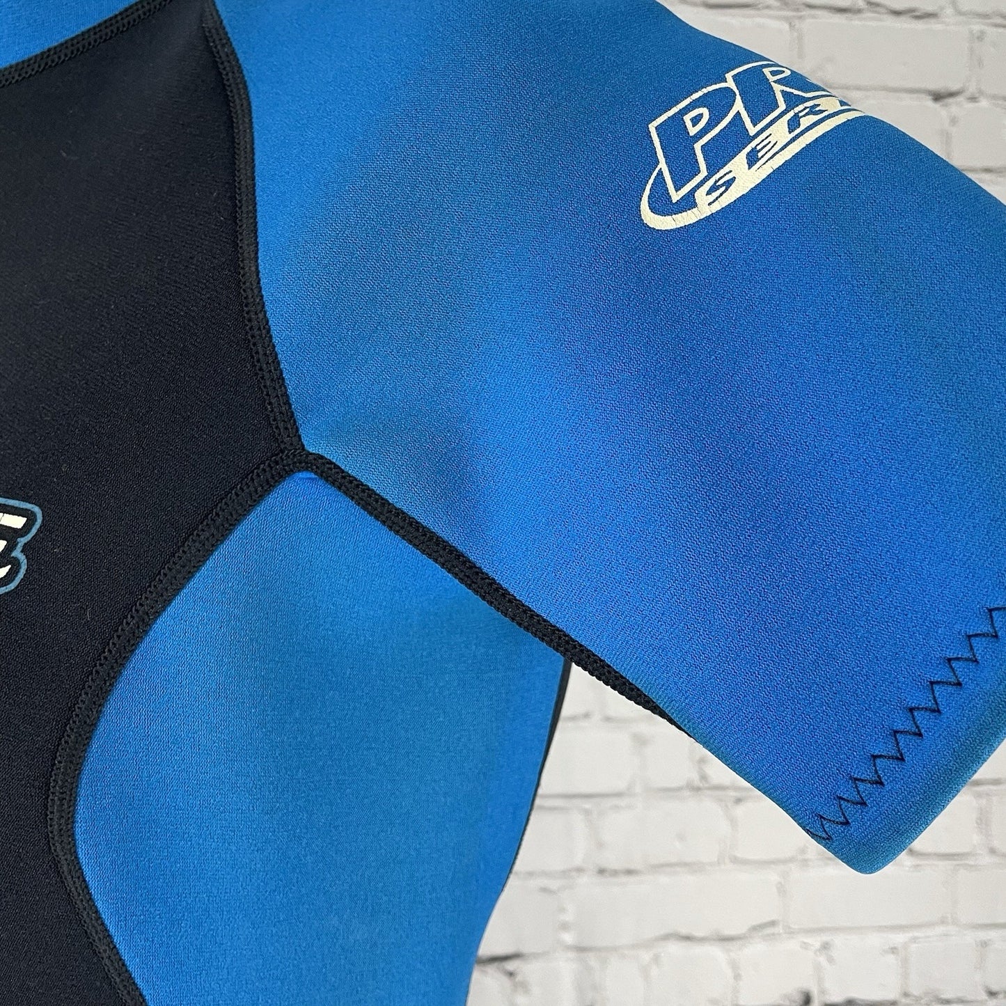 Body Glove Black & Blue 3.2mm Zipped Back Shorty Dive Spring Wetsuit Size 7