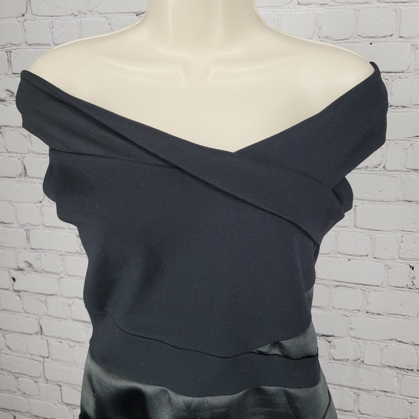 Lipsy Black Off Shoulder Short Sleeve Back Slit Stretch Bodycon Mini Dress 8