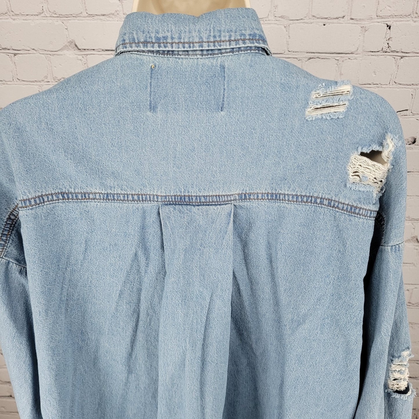 Signature 8 Blue Chambray Distressed Urban Streetwear Denim Button Shirt Small S