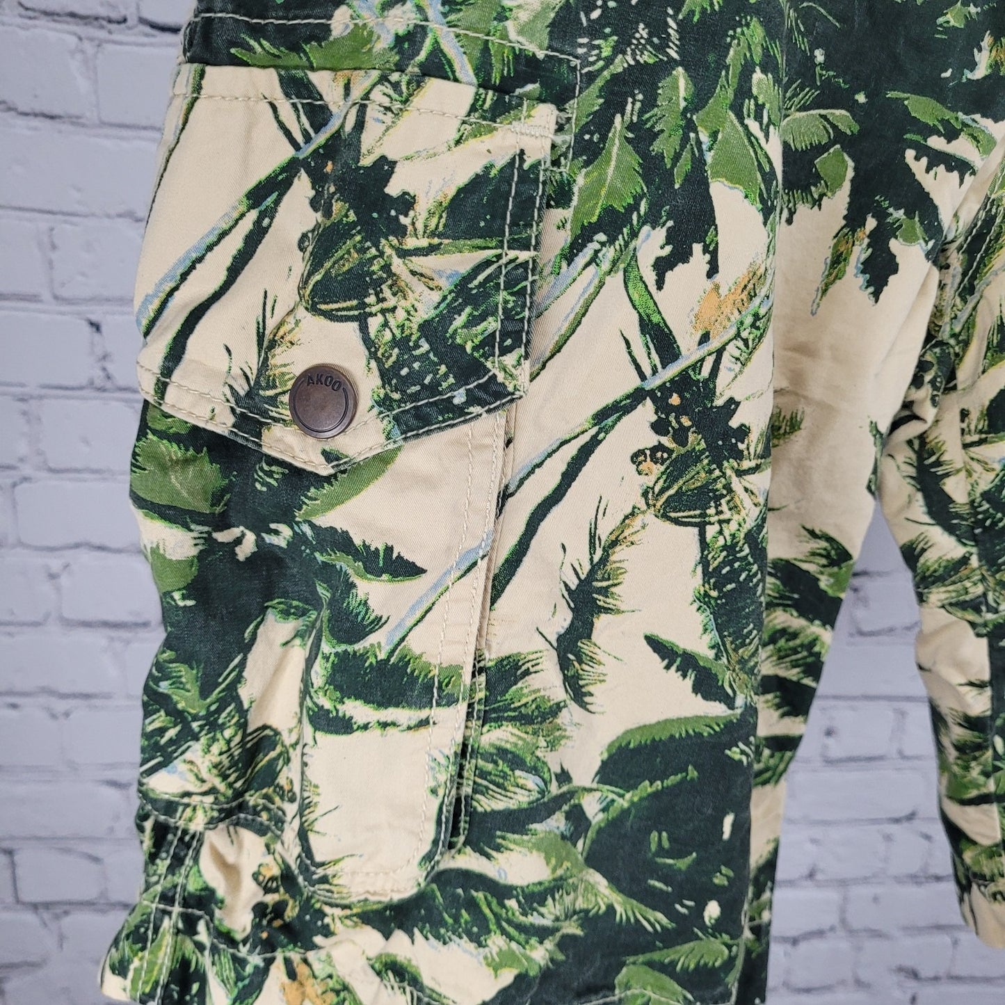 AKOO Beige Palm Tree 100% Cotton Cargo Snap Pockets Shorts Size 36 (35x12)