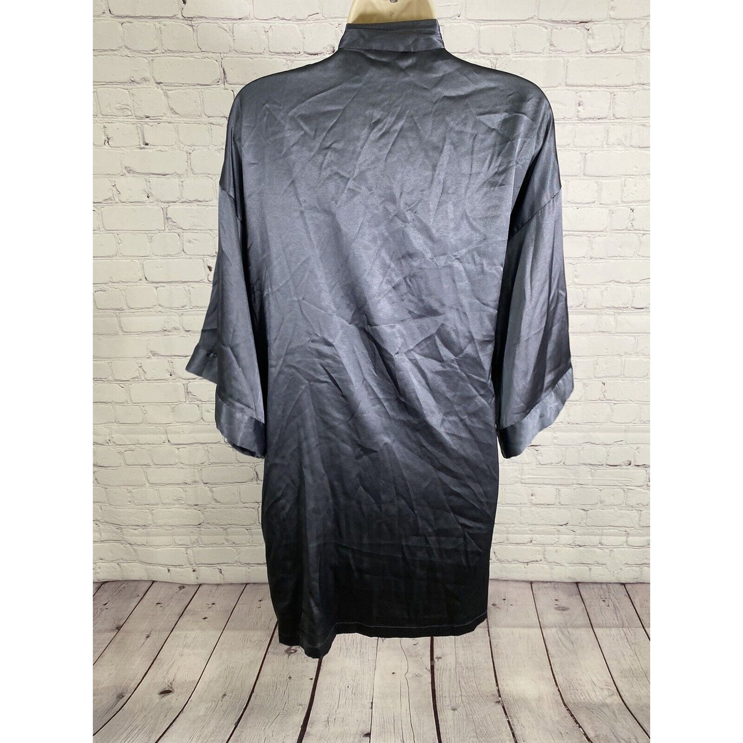 Victoria’s Secret Gray Satin Short Sleeve Robe With Pockets Women’s XS