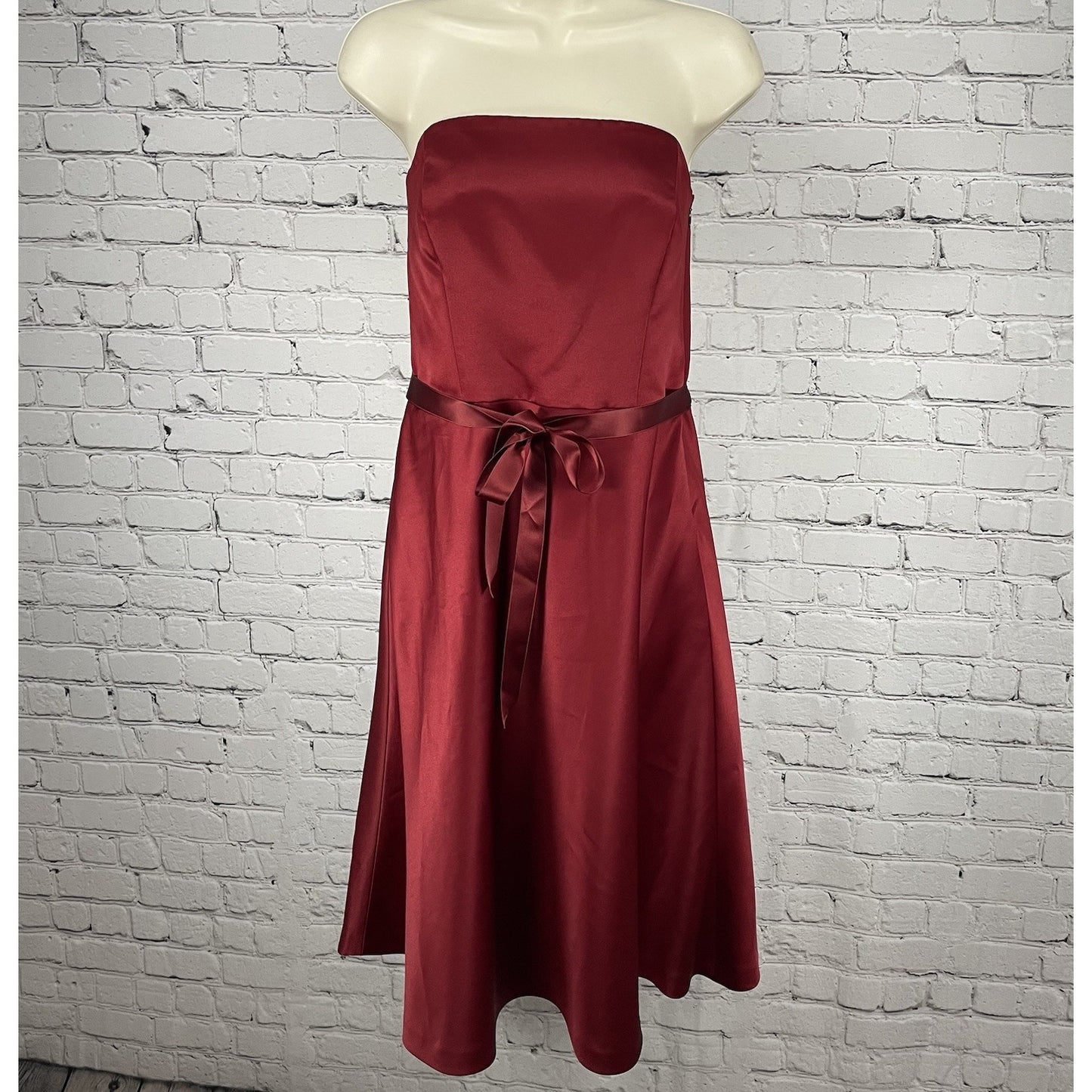 Ann Taylor Deep Red Satin Tie A Line Strapless Zipped Evening Prom Dress Size 6