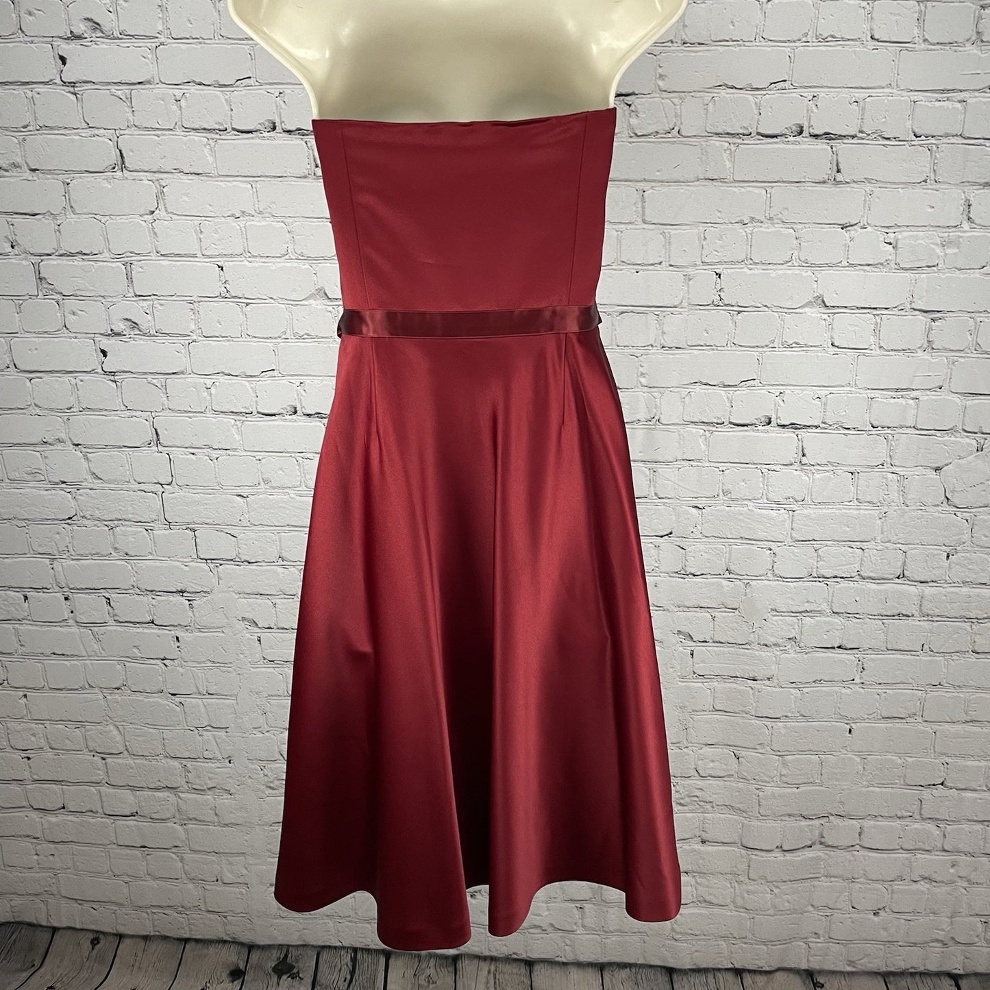 Ann Taylor Deep Red Satin Tie A Line Strapless Zipped Evening Prom Dress Size 6
