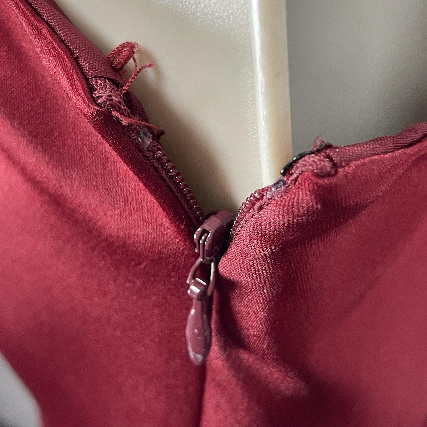 Ann Taylor Deep Red Satin Tie A Line Strapless Zipped Evening Prom Dress Size 6