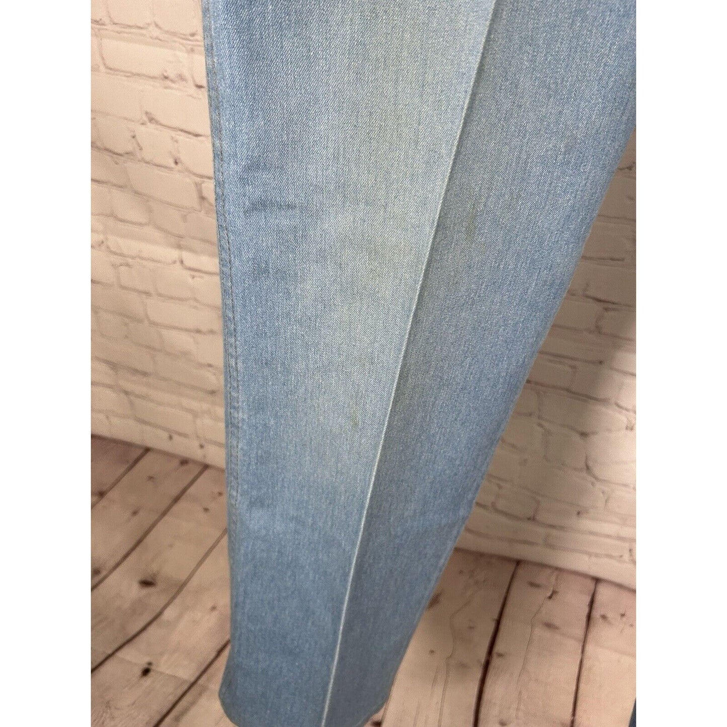 VTG Wrangler Light Wash Distressed Blue Denim Wide Leg Men’s Jeans (36 X 29)