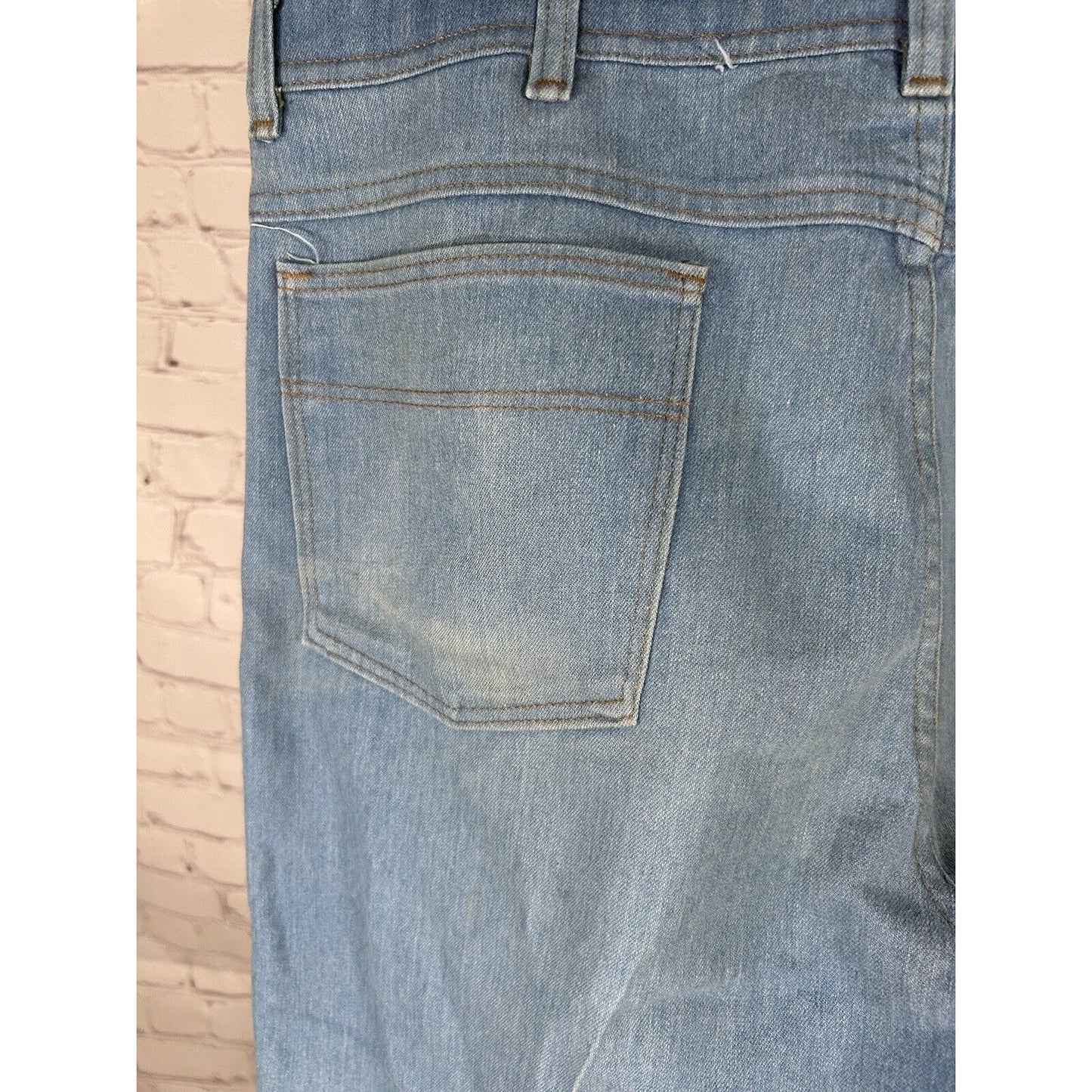 VTG Wrangler Light Wash Distressed Blue Denim Wide Leg Men’s Jeans (36 X 29)