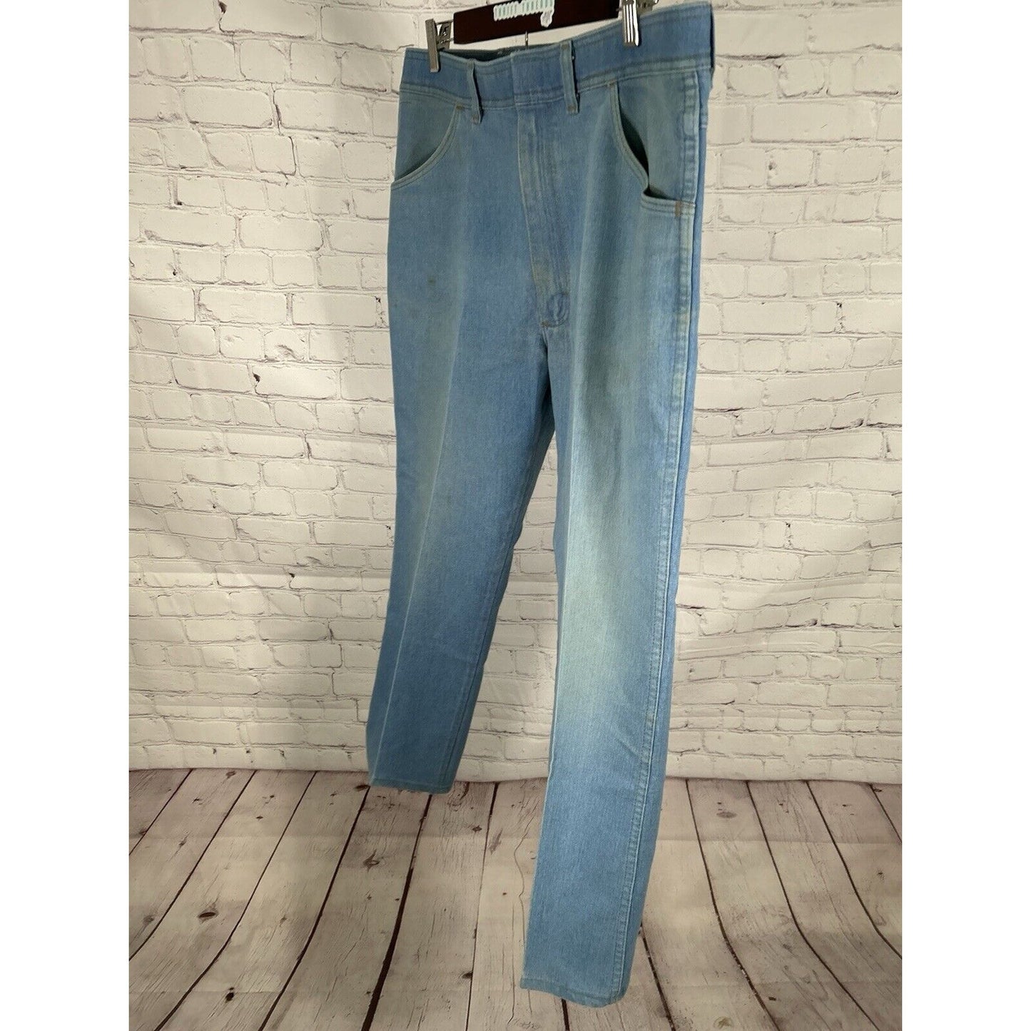 VTG Wrangler Light Wash Distressed Blue Denim Wide Leg Men’s Jeans (36 X 29)