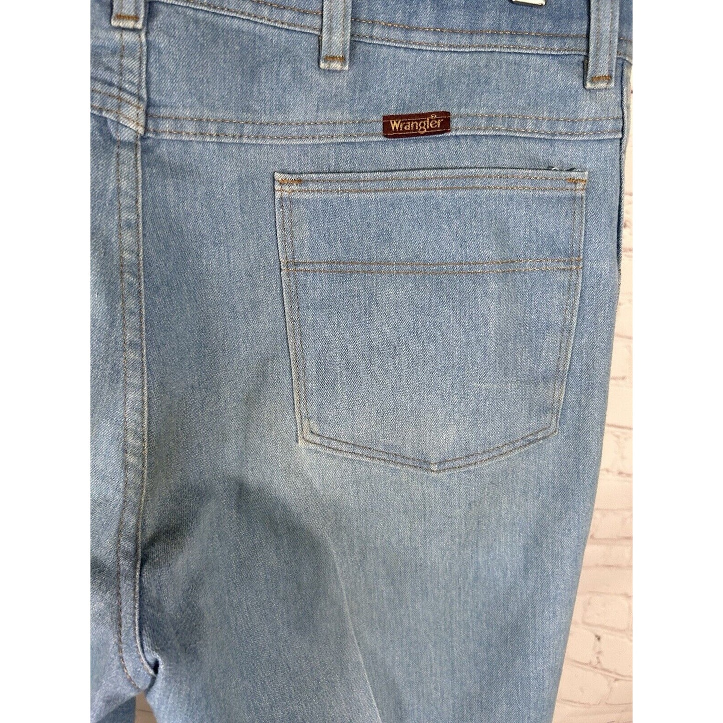 VTG Wrangler Light Wash Distressed Blue Denim Wide Leg Men’s Jeans (36 X 29)