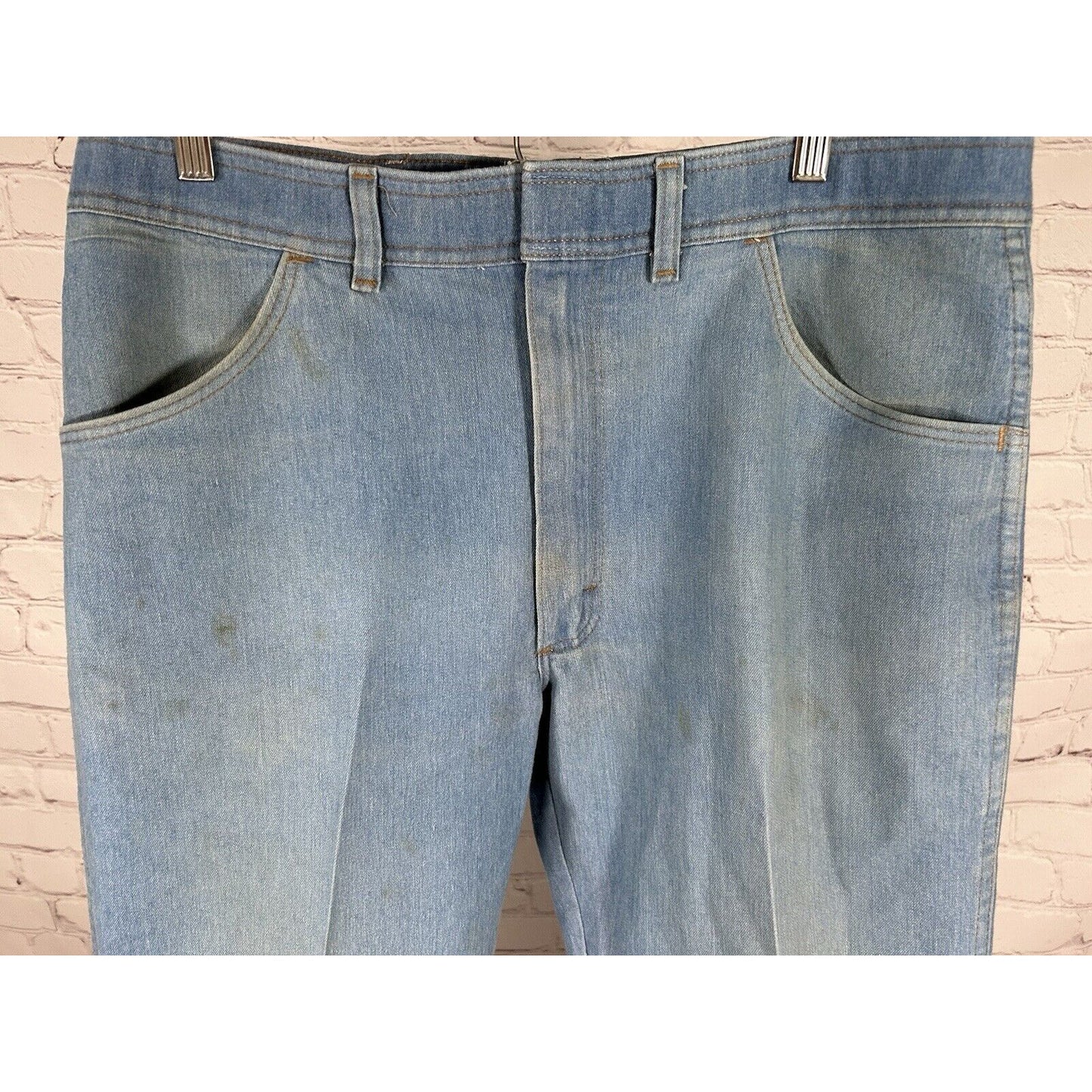 VTG Wrangler Light Wash Distressed Blue Denim Wide Leg Men’s Jeans (36 X 29)