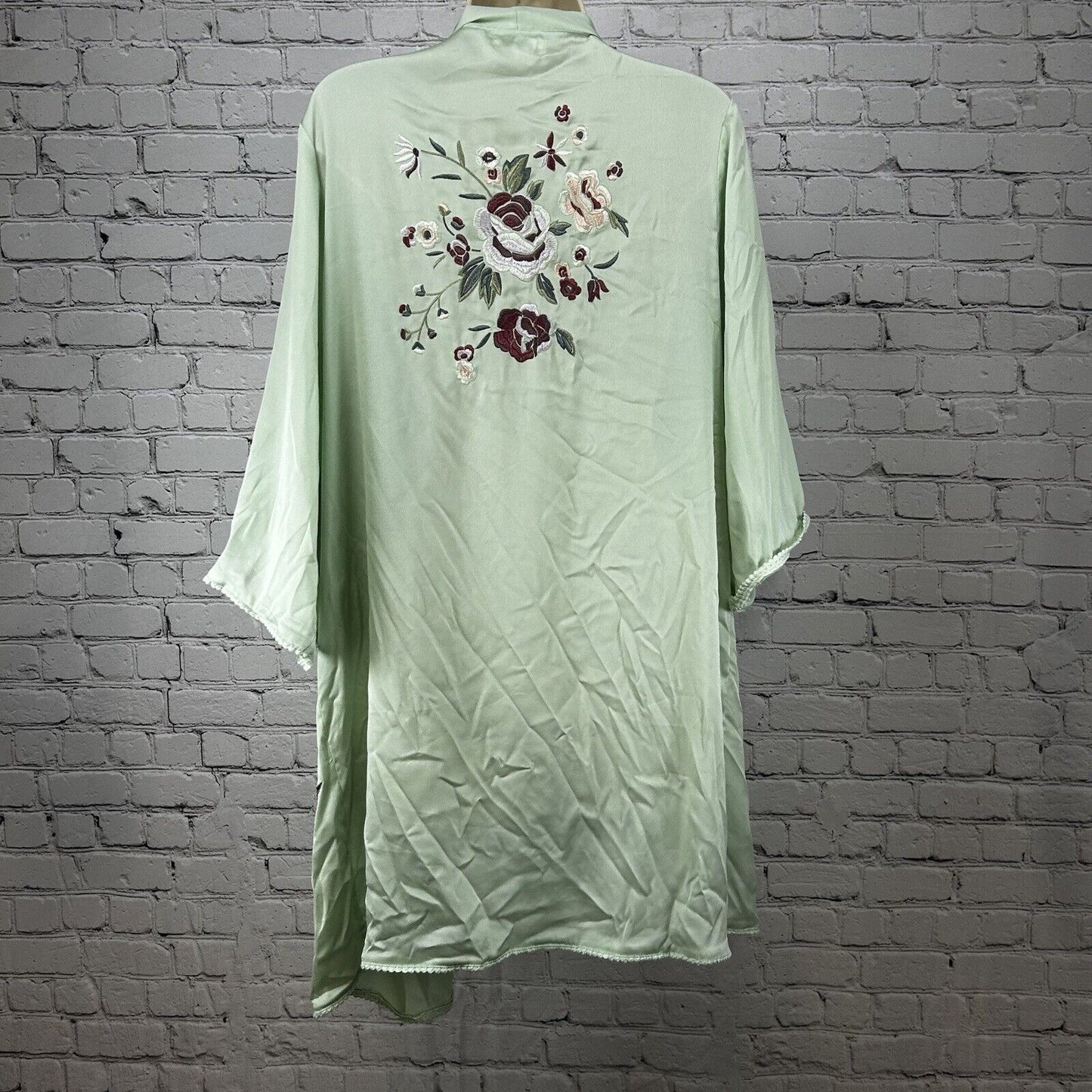 World Market Green Embroidered Floral Lightweight Midi Robe Size 0/S One Size
