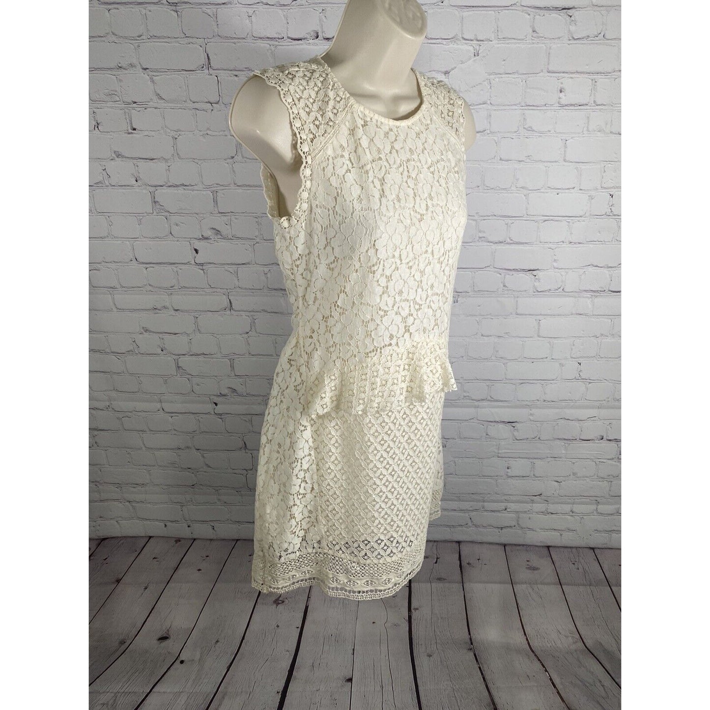 Zara Trafuluc Off White Floral Lace Overlay Ruffle Waist Pencil Dress Women’s XS