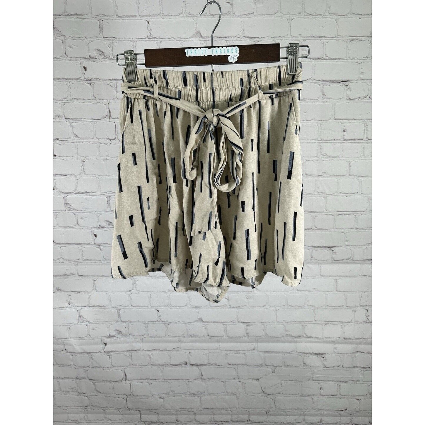 Final Touch Beige Blue Black Lines Elastic Waist High Rise Women’s Shorts S