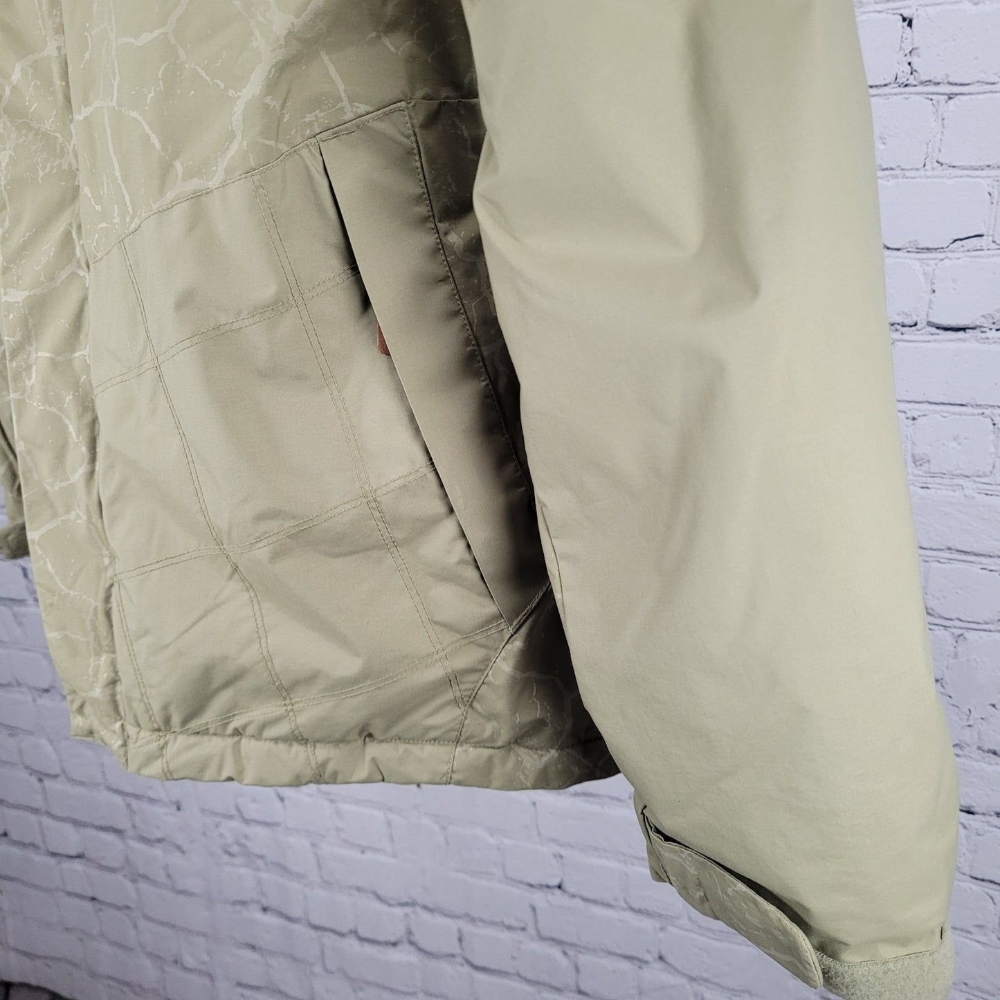 Columbia Green & Khaki Waterproof Breathable Insulated Jacket Youth Size 18/20