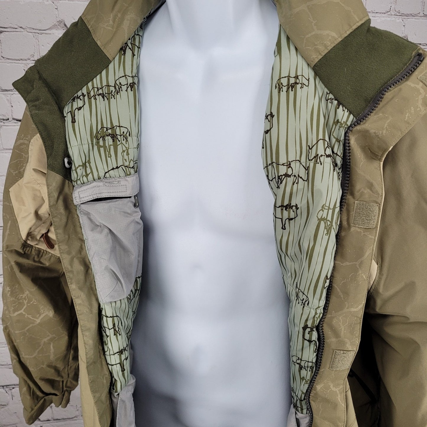 Columbia Green & Khaki Waterproof Breathable Insulated Jacket Youth Size 18/20