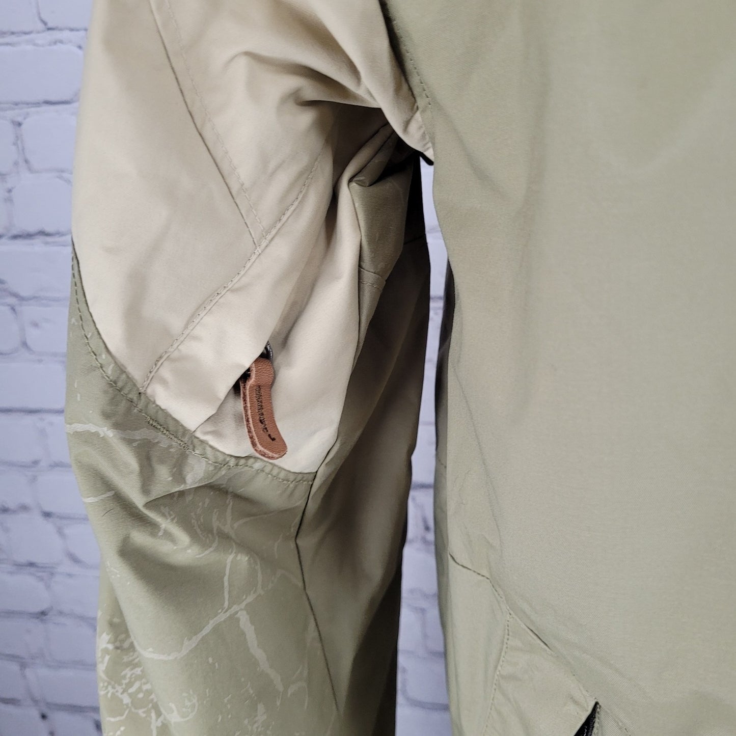Columbia Green & Khaki Waterproof Breathable Insulated Jacket Youth Size 18/20
