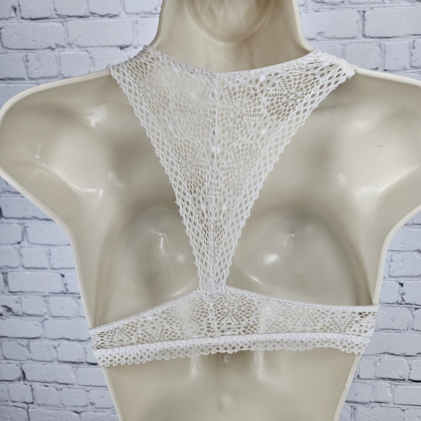 Victoria's Secret Off White Lace Pull Over Lined Racer Back Sports Bra Size XS