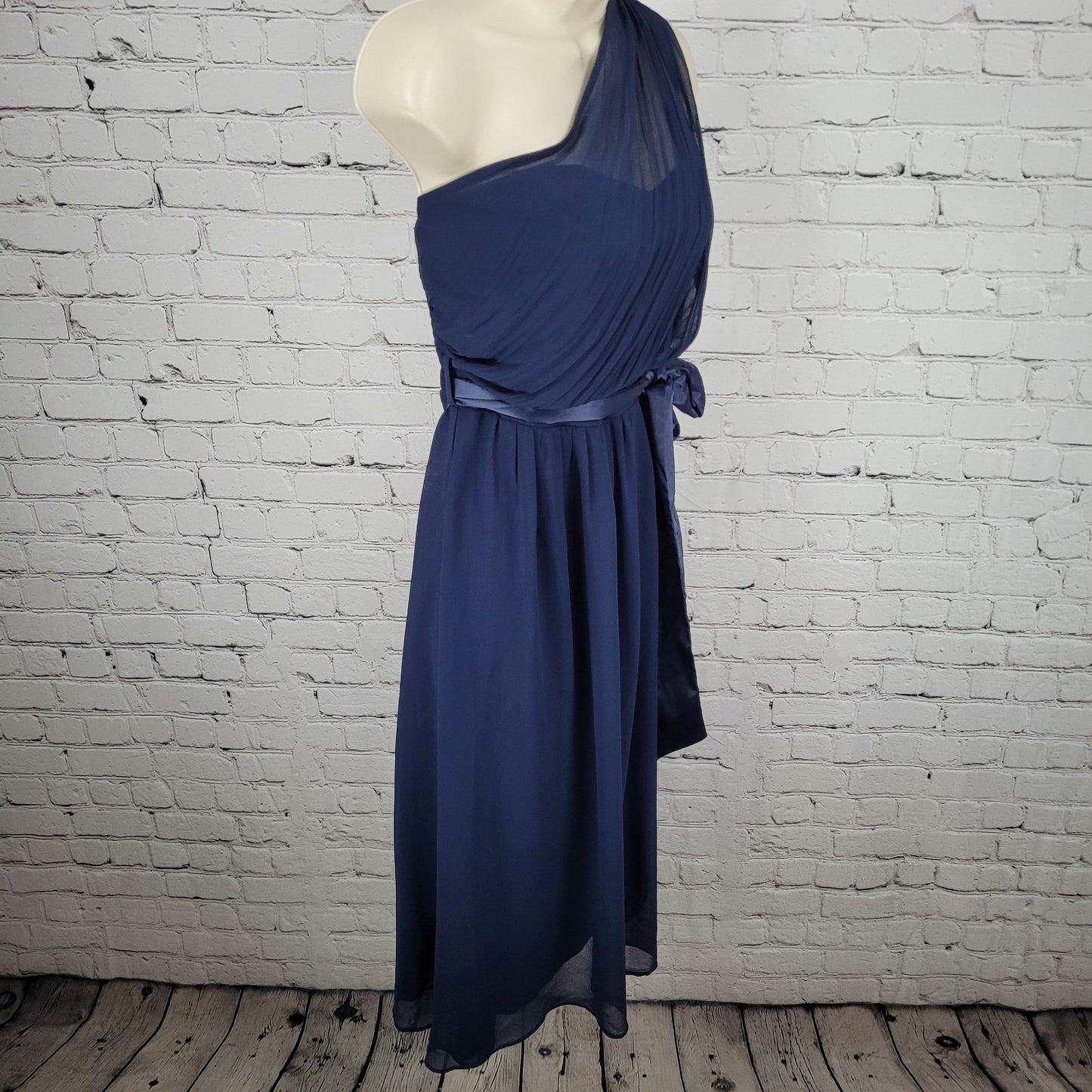 NWT Showcase Navy Chiffon One Shoulder Belted Smocked Back Midi Dress Size 10