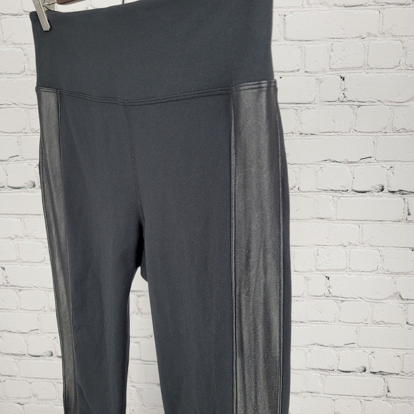 Athleta Black Faux Leather Tux Metro Athleisure Pants Leggings Medium M (29x29)