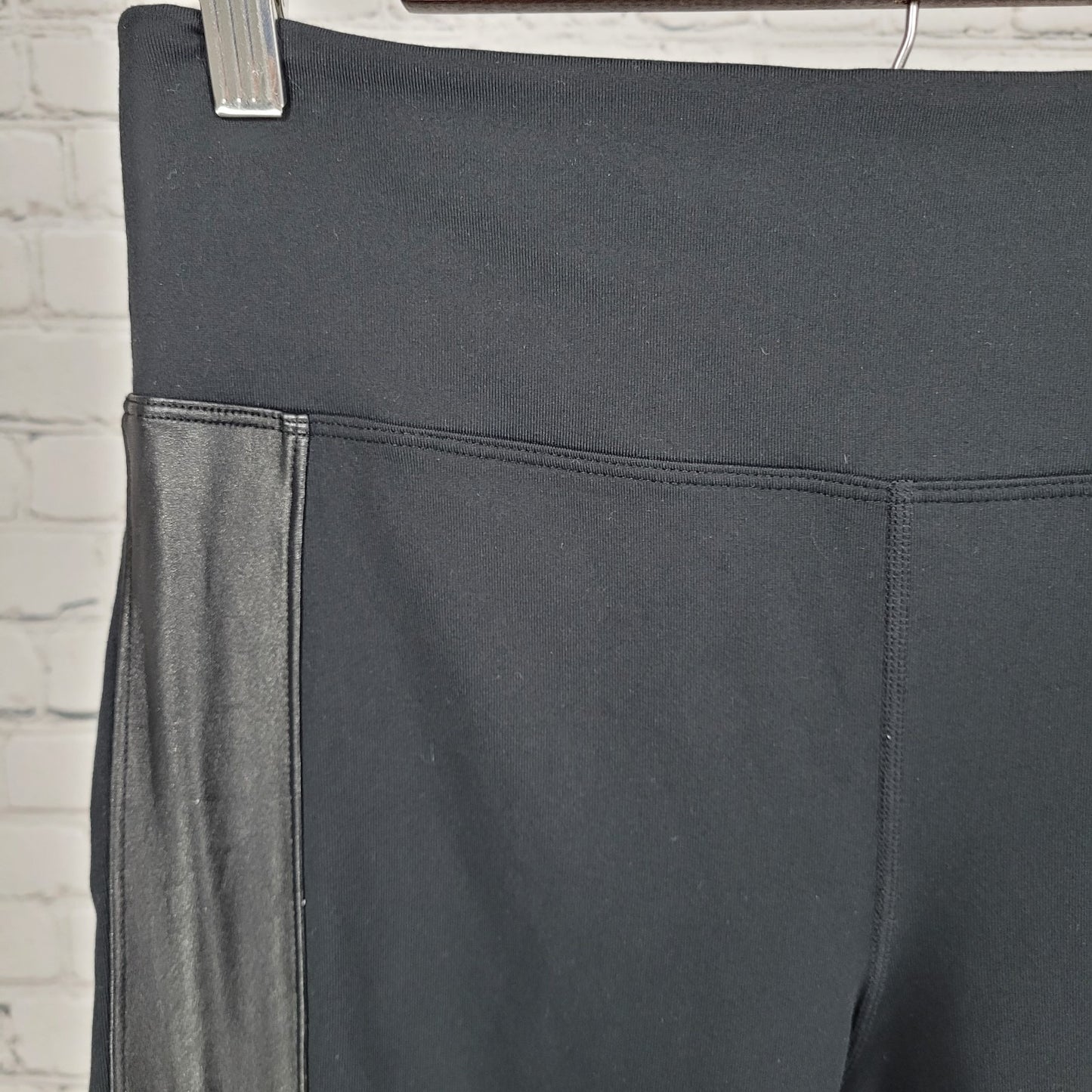 Athleta Black Faux Leather Tux Metro Athleisure Pants Leggings Medium M (29x29)