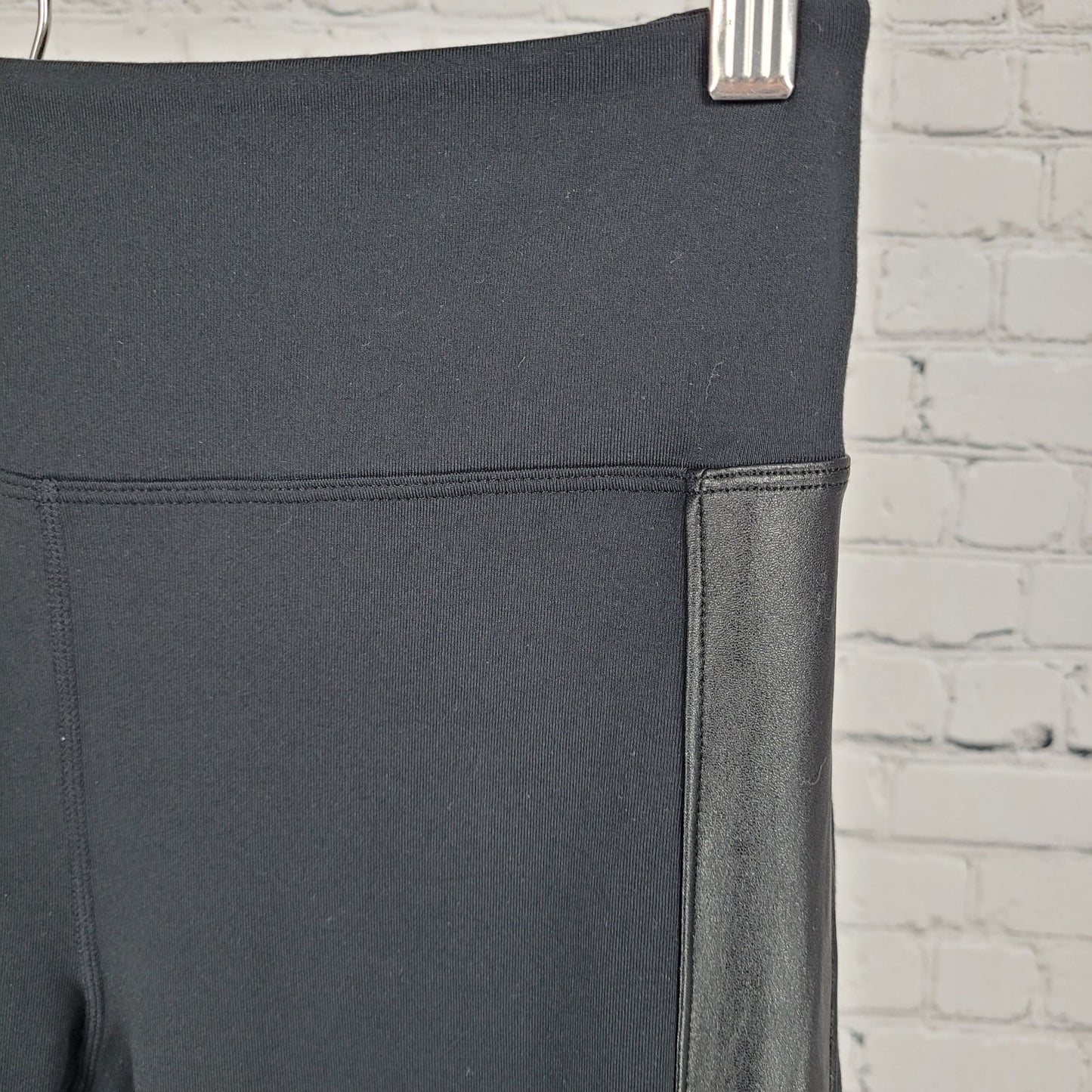 Athleta Black Faux Leather Tux Metro Athleisure Pants Leggings Medium M (29x29)