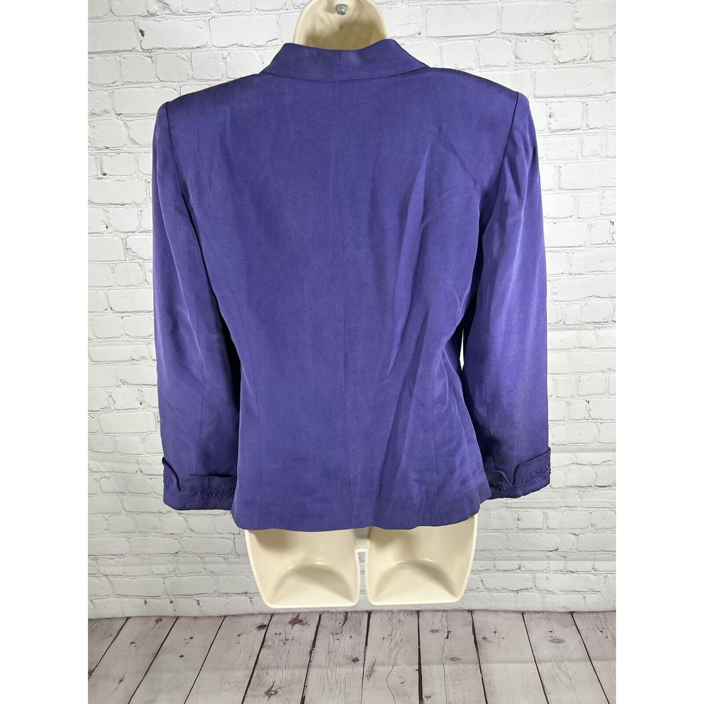 VTG Via Seta Suits Petites Purple 100% Silk Embroidered Three Button Blazer 4