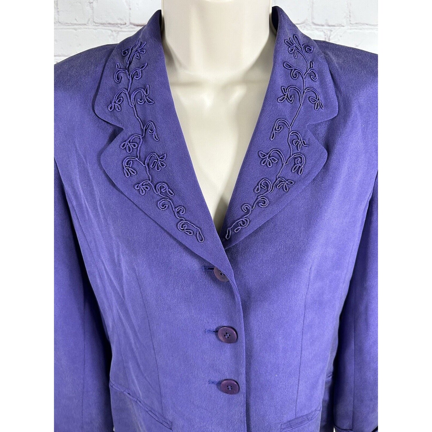 VTG Via Seta Suits Petites Purple 100% Silk Embroidered Three Button Blazer 4