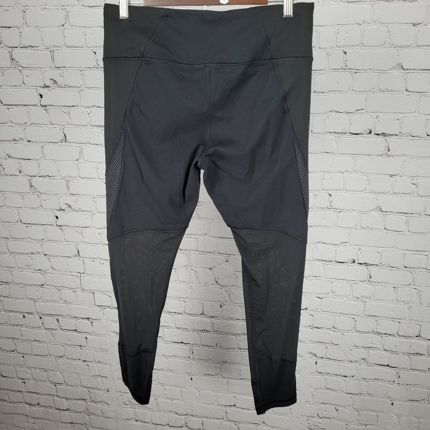 VSX Black Knockout By Victoria's Secret Tight Yoga Pants Size Large L (30x27)