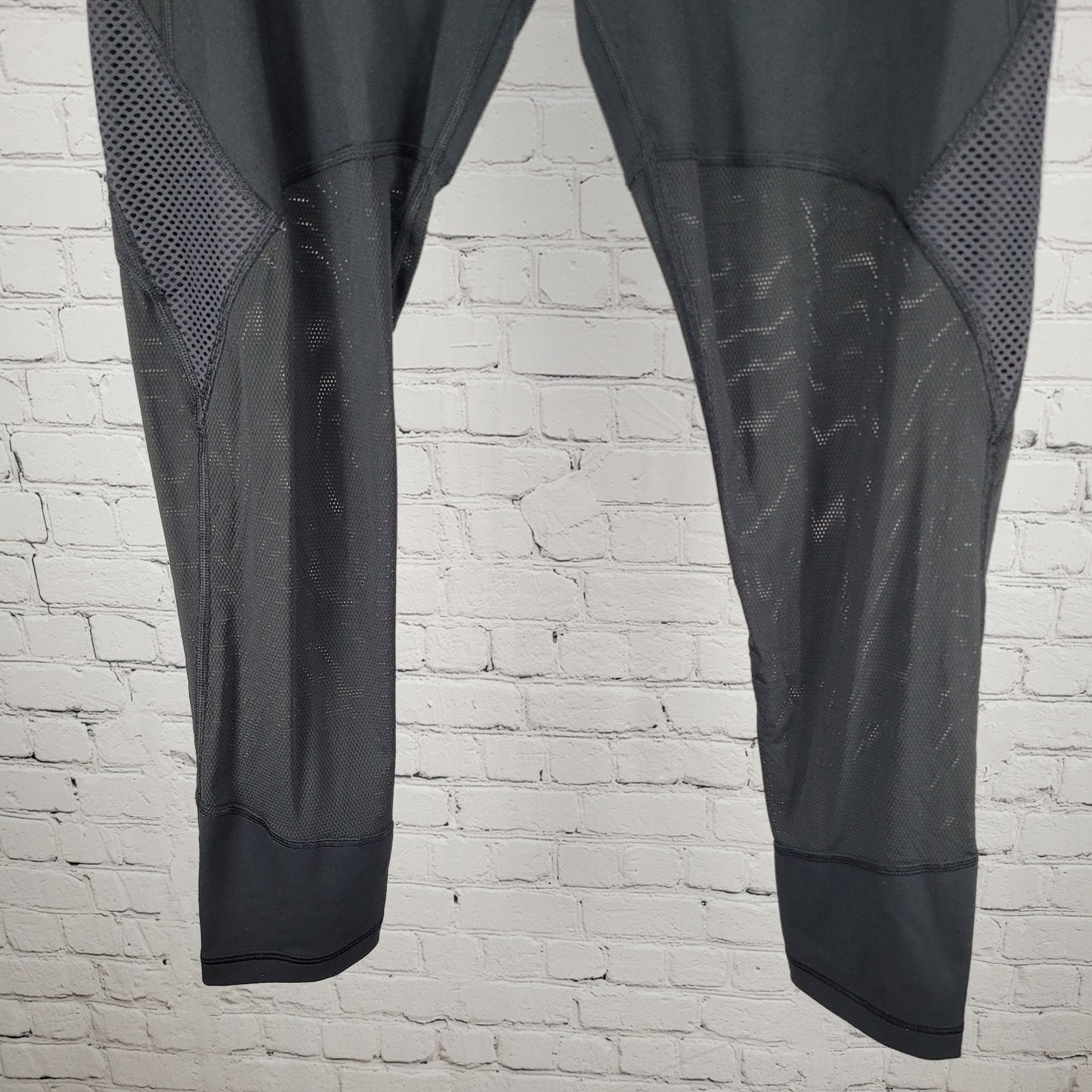 VSX Black Knockout By Victoria's Secret Tight Yoga Pants Size Large L (30x27)
